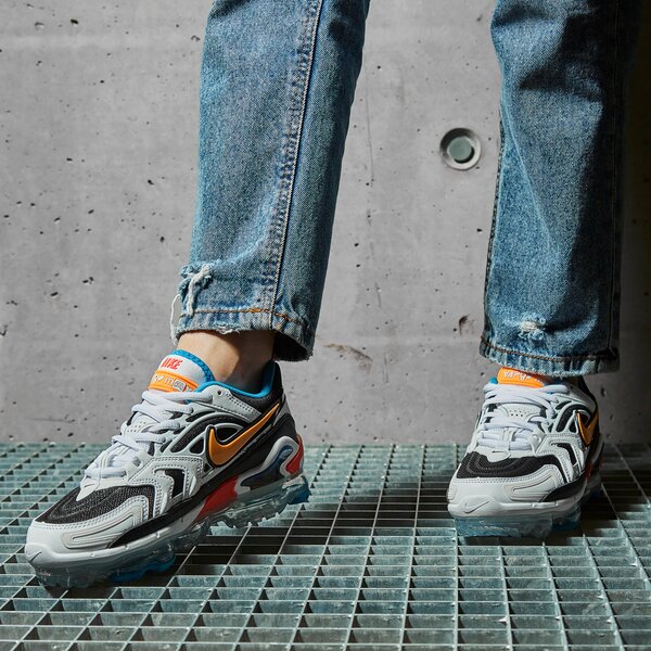 NIKE W AIR VAPORMAX EVO (DC9992-002)