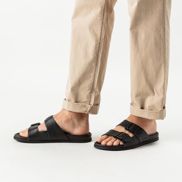 TOMMY HILFIGER ELEVATED LEATHER BUCKLE SANDAL (FM0FM04085BDS)