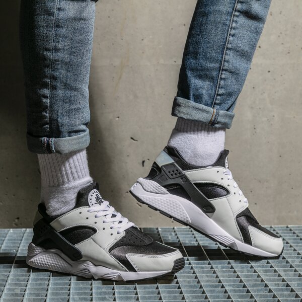 NIKE AIR HUARACHE (DD1068-001)