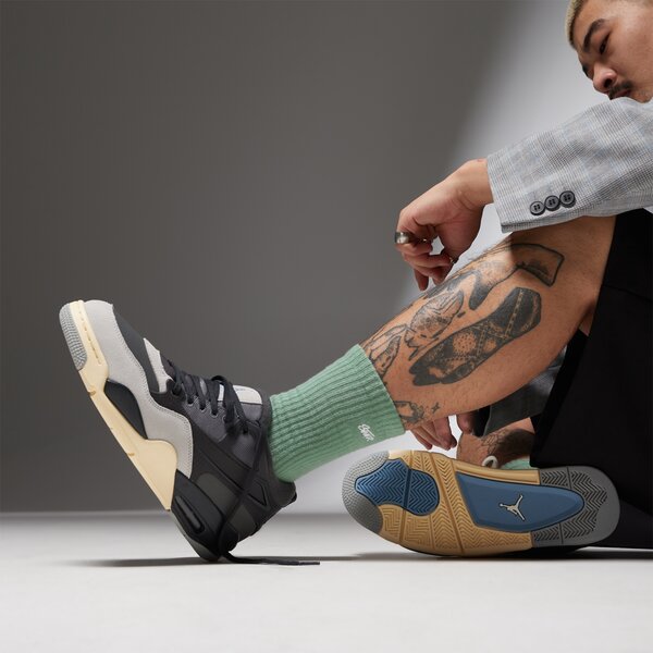 AIR JORDAN 4 RM (FQ7939-002)